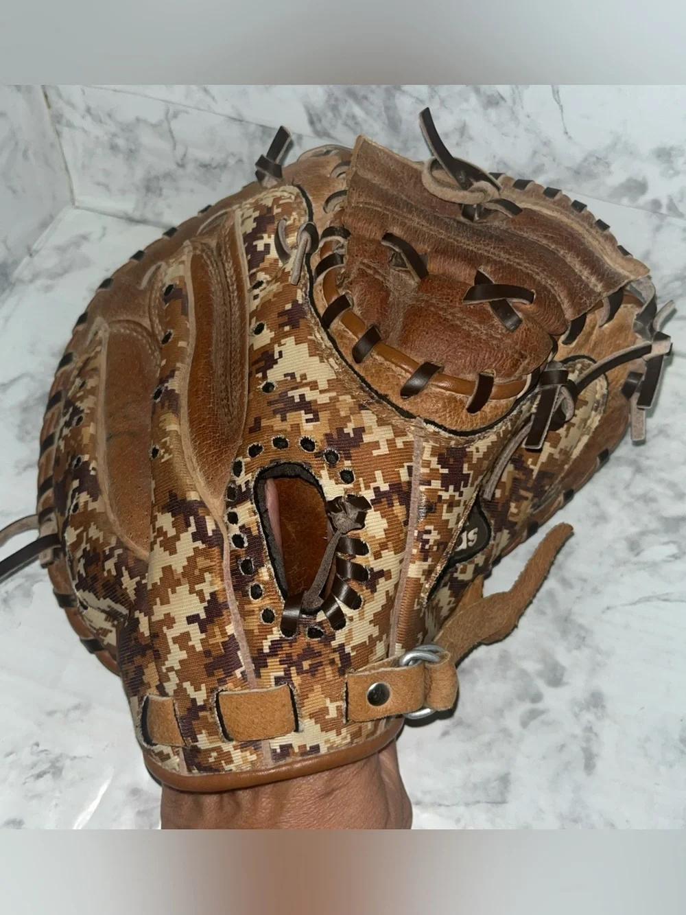 Adidas TS3150BDC Baseball Catchers Mitt Digital Camo Yourh Right Hand Throw